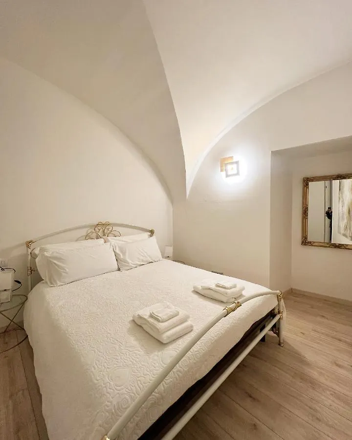 Casa vacanze L'Arco Sul Lago • Gold Apartment Castro  Italia