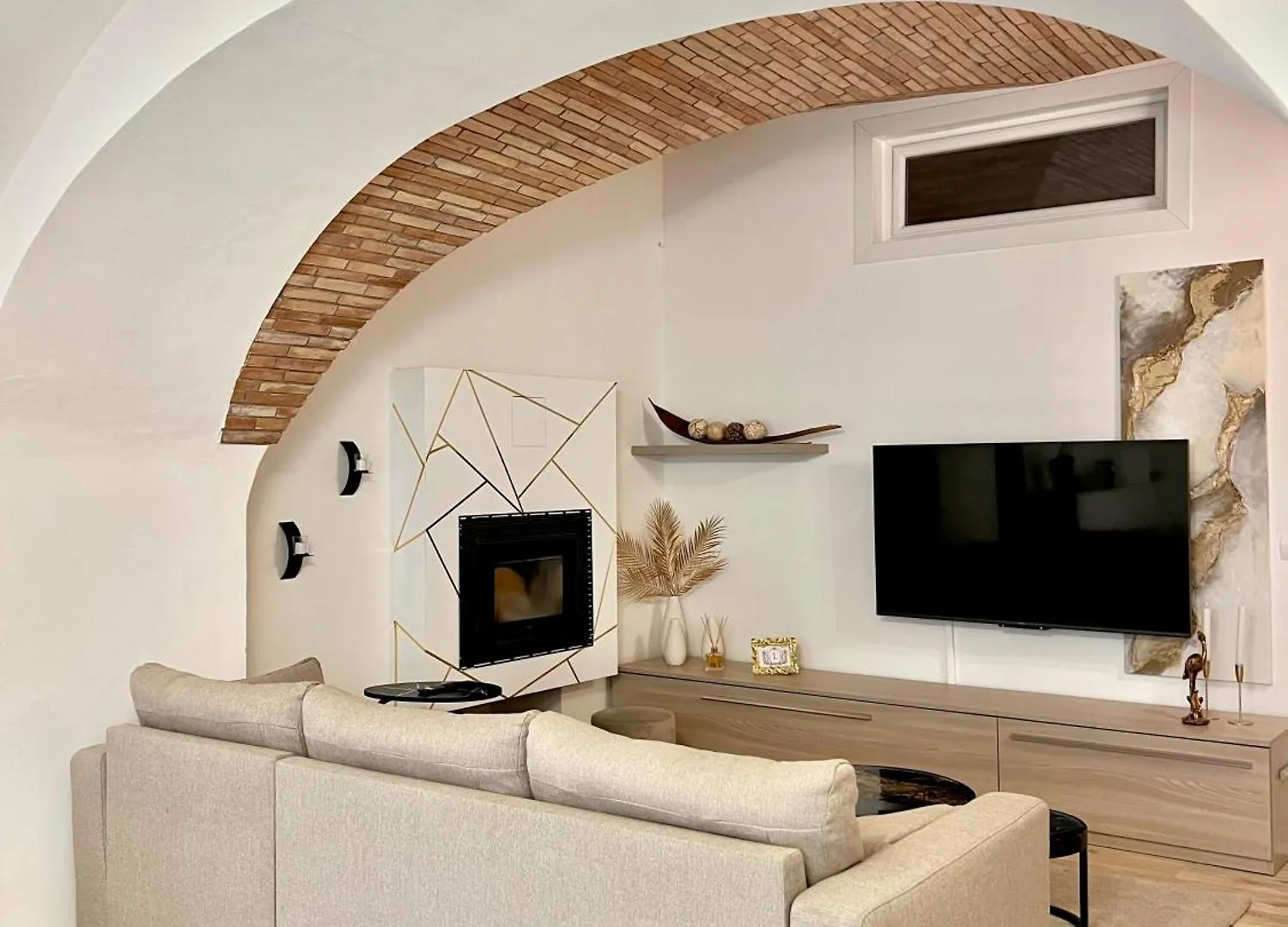 L'Arco Sul Lago • Gold Apartment Castro  Italia