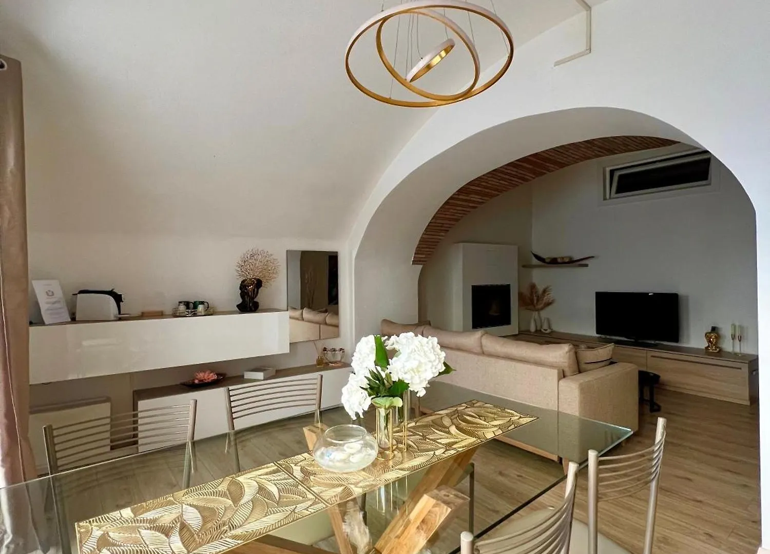 L'Arco Sul Lago • Gold Apartment Castro  Italy