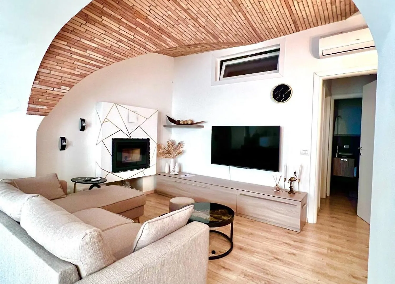 L\'Arco Sul Lago • Gold Apartment location